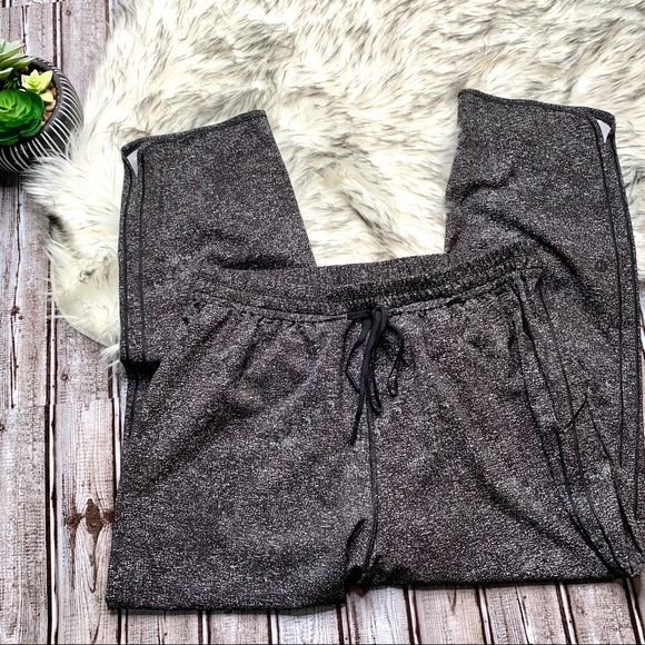 lululemon athletica Pants - LULULEMON ATHLETICA Capri Cropped Pant, 8